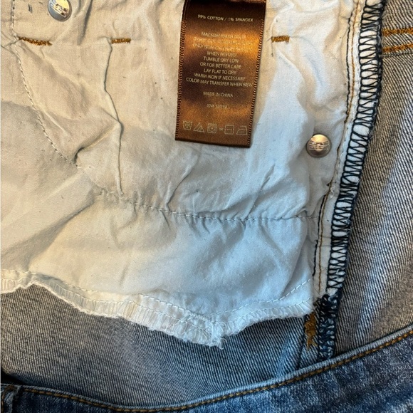 Kut From The Kloth Mid Rise Boyfriend. Size 16. - Picture 4 of 6